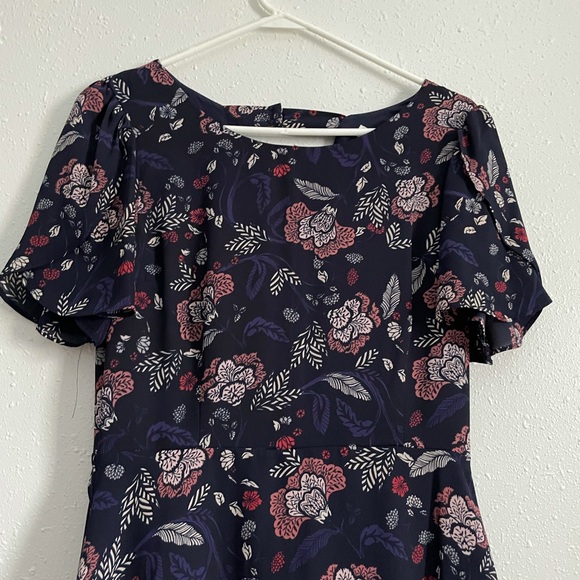 BB DAKOTA | Cassidy Floral Navy Blue Dress - Picture 4 of 7